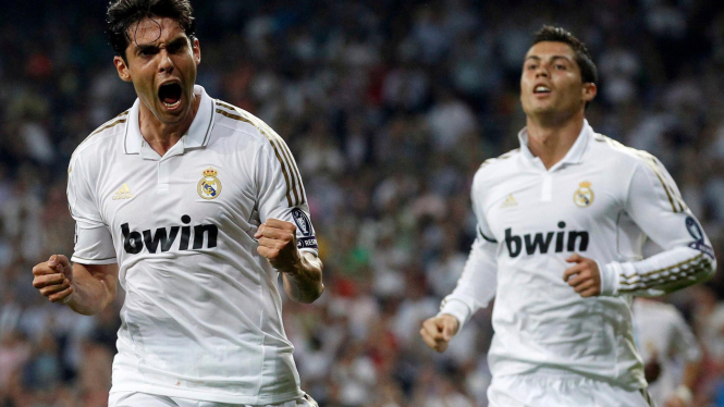 Ricardo Kaka kala membela Real Madrid bersama Cristiano Ronaldo.