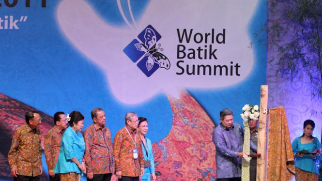 Presiden SBY di Pembukaan World Batik Summit 2011