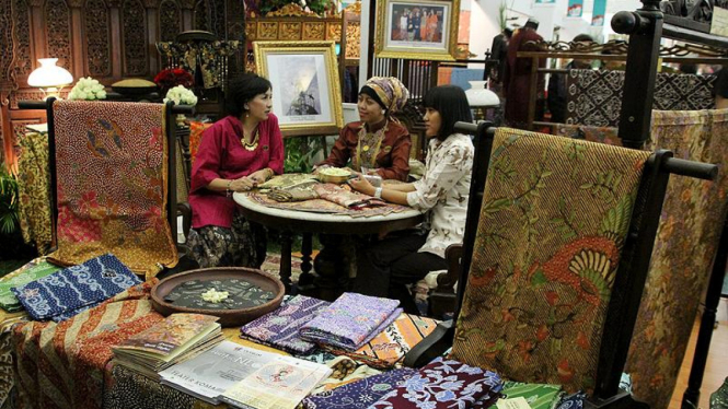 Koleksi Batik di World Batik Sumit 2011