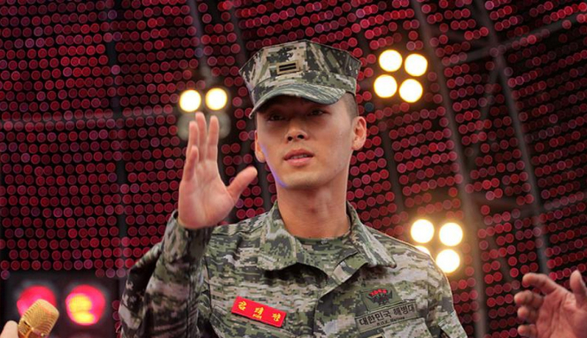 Hyun Bin Menghadiri Panggung Hiburan Musik HUT TNI ke-66