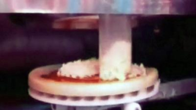 Mesin pembuat pizza 90 detik