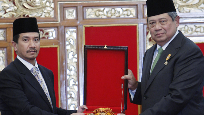 Presiden SBY beri bintang Adipurna kepada Raja Malaysia