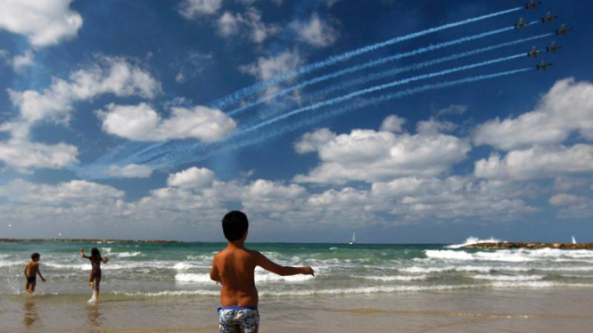 Aksi aerobatik di Israel