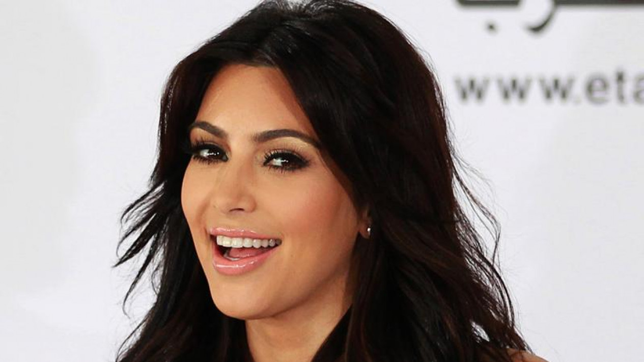 Foto Kim Kardashian Tertarik Beli Rumah Beckham