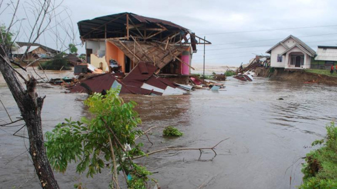 Banjir di Pesisir Selatan , Sumatra Barat