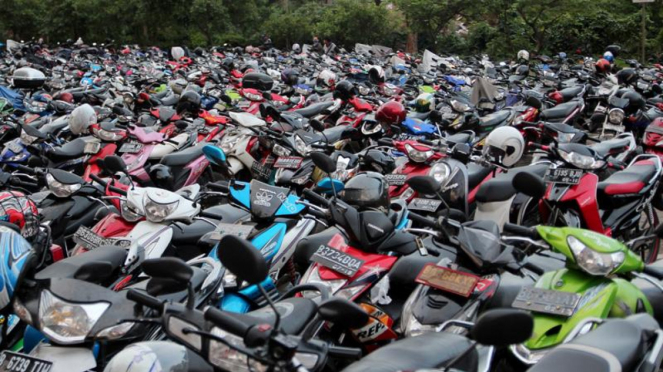 Estacionamiento de motos en Yakarta