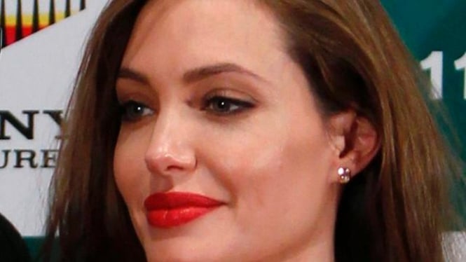 Sisi Liar Angelina Jolie Dibeberkan Eks Suami