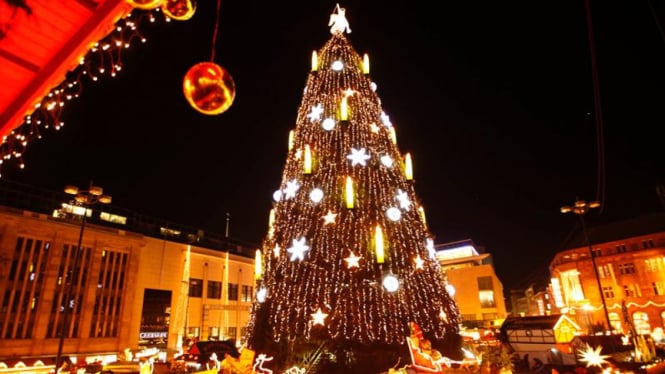 Pembukaan pasar natal di Jerman