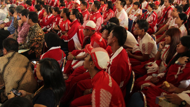 Pemberian Penghargaan Bagi Para Atlet Indonesia Di Sea Games XXVI 2011
