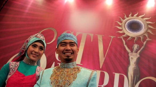 Ustaz Solmed dan April Jasmine 