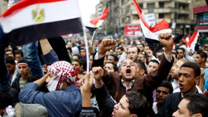 Demonstran di Lapangan Tahrir, Kairo, Mesir