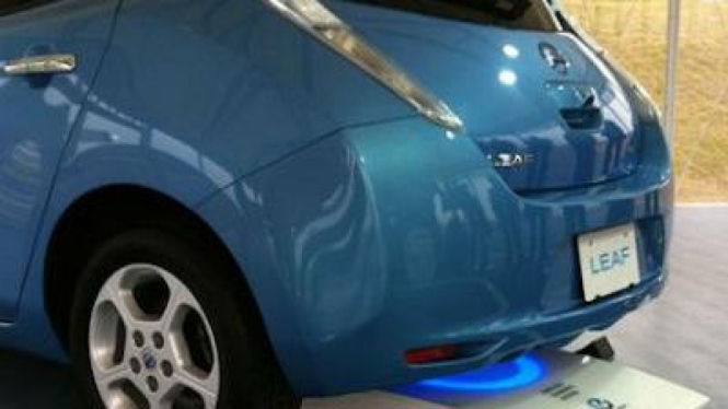 Sistem wireless charging pada Nissan LEAF