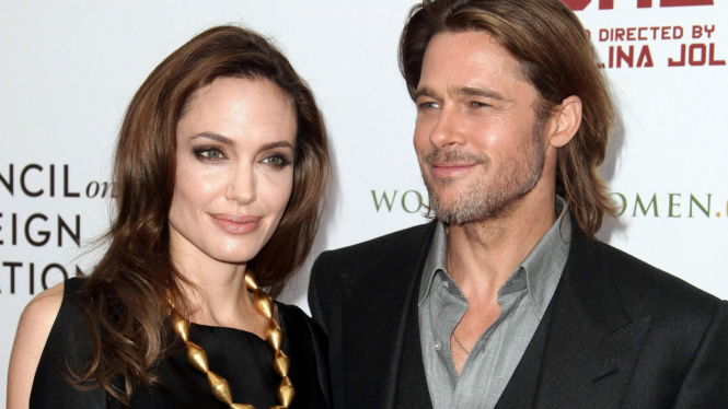 Angelina Jolie dan Brad Pitt - Reuters