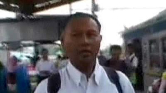 Bambang Widjayanto Berlari Mengejar Kereta
