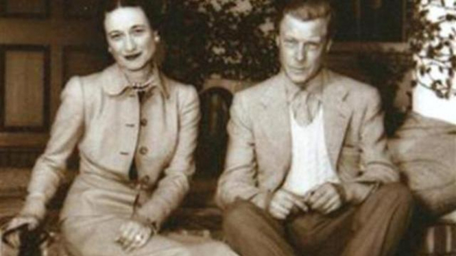 Edward VIII bersama istrinya, Wallis Simpson