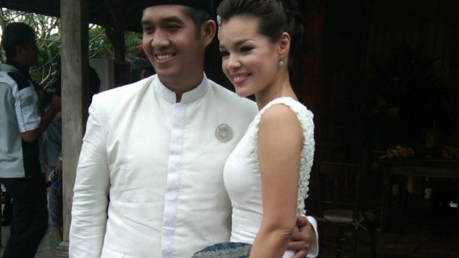 Agus Rahman dan Dewi Sandra