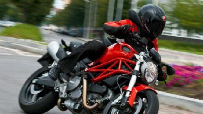 Ducati Monster 795