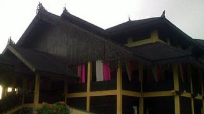 Rumah adat Kalimantan Barat