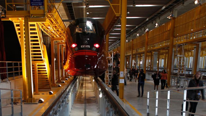 Kereta api super cepat produksi Italia