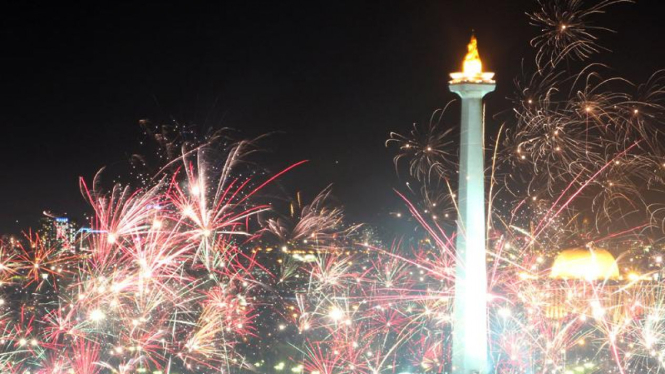 Perayaan Tahun Baru 2012 di Kawasan Monas, Jakarta