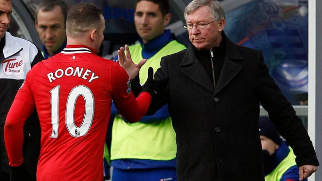 Sir Alex Ferguson (kanan) dan Wayne Rooney
