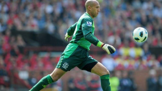 Sempat Putuskan Pensiun, Eks Kiper MU Kembali ke Lapangan