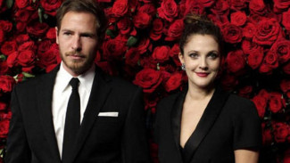 Drew Barrymore Resmi Bercerai untuk yang Ketiga Kalinya