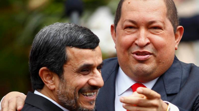 Presiden Iran Mahmoud Ahmadinejad dan Presiden Venezuela Hugo Chavez