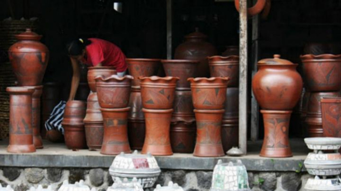 Penjual keramik di Pagerjurang Melikan