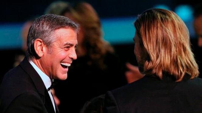 George Clooney dan Brad Pitt dalam acara Critics Choice Movie Awards