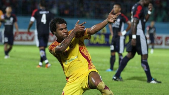 Striker Sriwijaya FC, Hilton Moreira