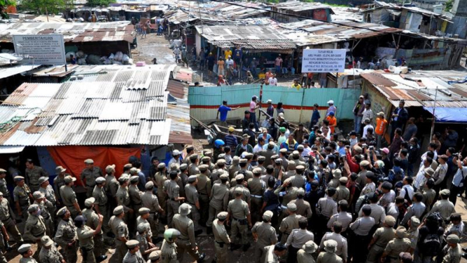 Penggusuran Lahan di jalan Pemuda