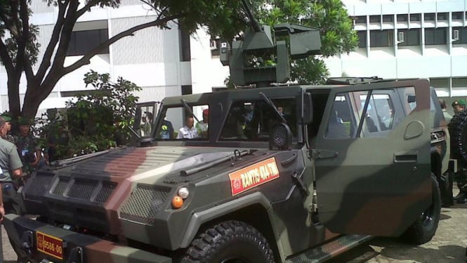 Mobil rakitan Kopassus, Rantis 4x4