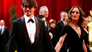 Eks Kekasih Tak Percaya Johnny Depp Berperilaku Kasar