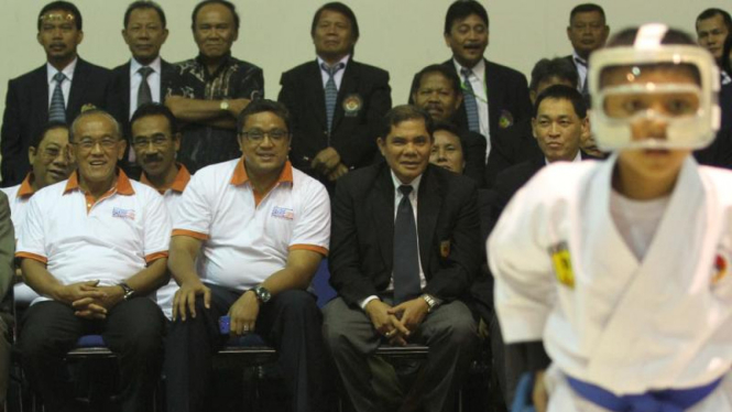 Aburizal Bakrie Hadiri Pembukaan Kejurnas Karate Bakrie Cup 2012