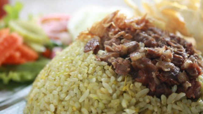 Nasi goreng ijo buntut