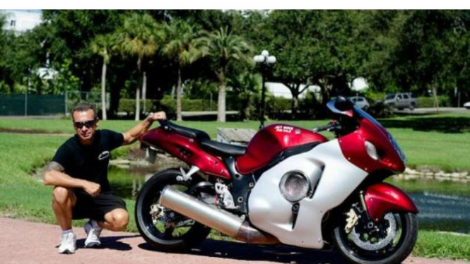 Suzuki Hayabusa bermesin pesawat jet tempur