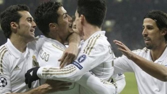 Para pemain Real Madrid merayakan gol Ronaldo