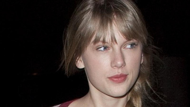 Taylor Swift tampil polos