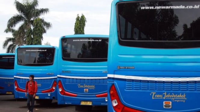 Bus Trans Jabodetabek yang mangkrak di Tangerang