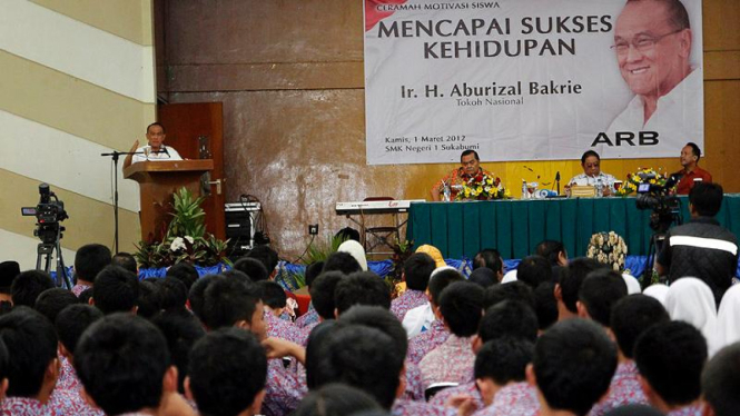 Aburizal Bakrie Kunjungi SMKN 1 Kota Sukabumi