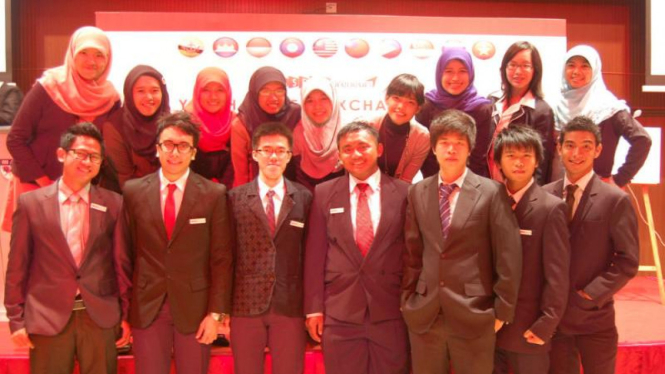Mahasiswa Indonesia di ASEANpreneurs Youth Leaders Exchange (AYLE)