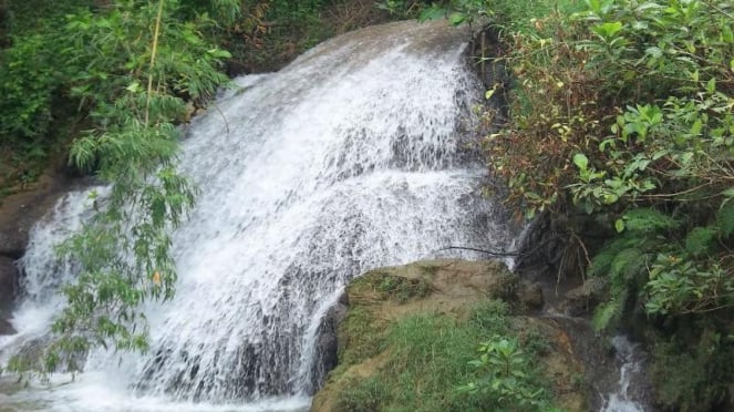 Air terjun Banyu Langse