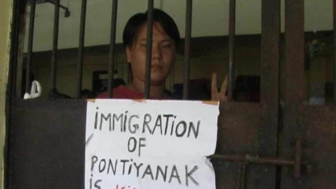 Imigran protes kematian rekan mereka di Pontianak