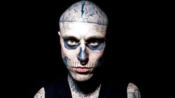 Rick Genest, mentato seluruh badannya menjadi zombie