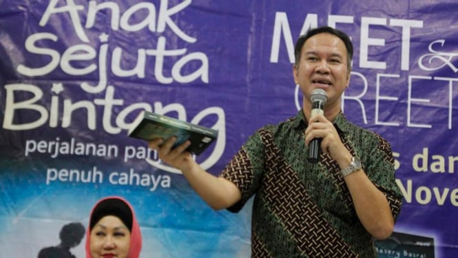 Akmal Nasery Basral di Bedah Novel "Anak Sejuta Bintang"