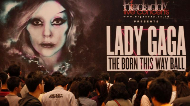 Antre Tiket Konser Lady Gaga di Jakarta