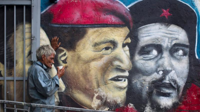 Pernak-pernik Hugo Chavez