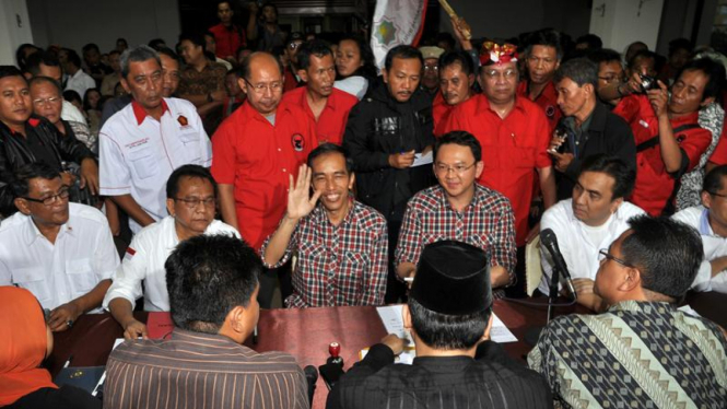 Jokowi dan Ahok Mendaftarkan Diri ke KPUD