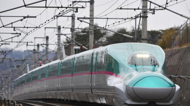Shinkansen Seri E5